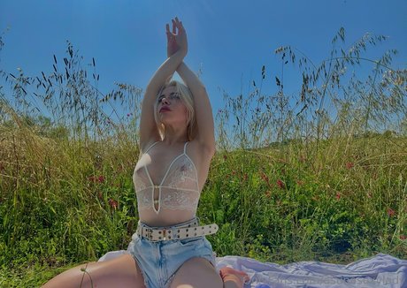 littlesabrina erotic pornstar gallery