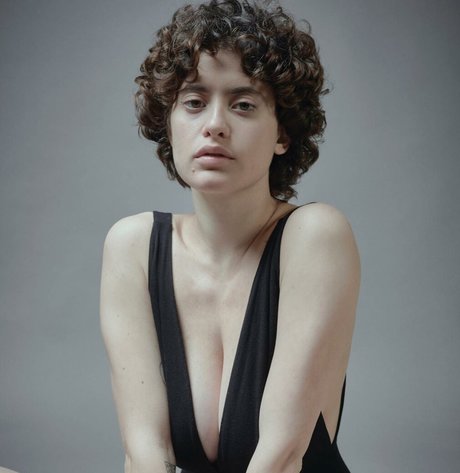 Anna Pittureri pornstar nude gallery