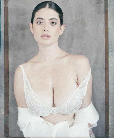 Anna Pittureri free actress image