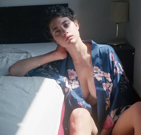 Anna Pittureri pornstar hd img