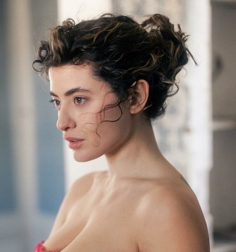 Anna Pittureri model naked archive