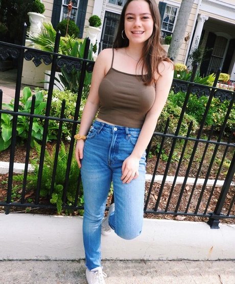 Deena E star high quality img