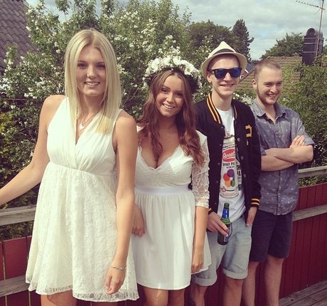 Alma Tandrup model art galleries