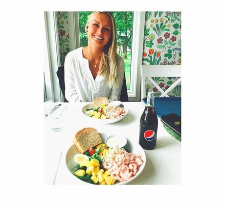 Alma Tandrup hot actress image