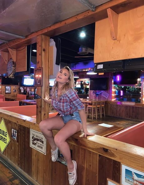 Erica Carosella star galleries