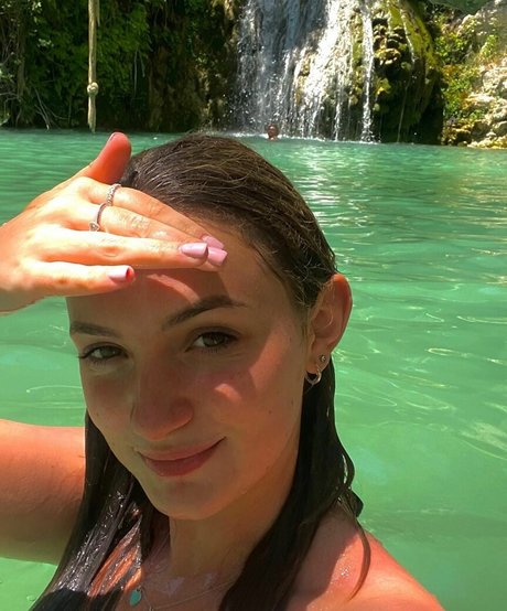 Rosie Bentham model best images