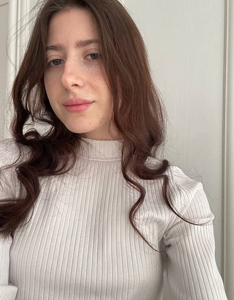 miareeed pornographic star pictures