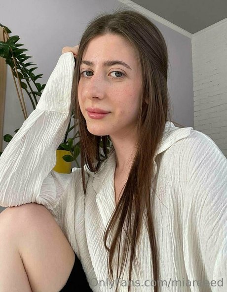 miareeed best model gallery