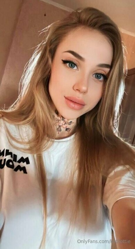 kathottie model pretty picture