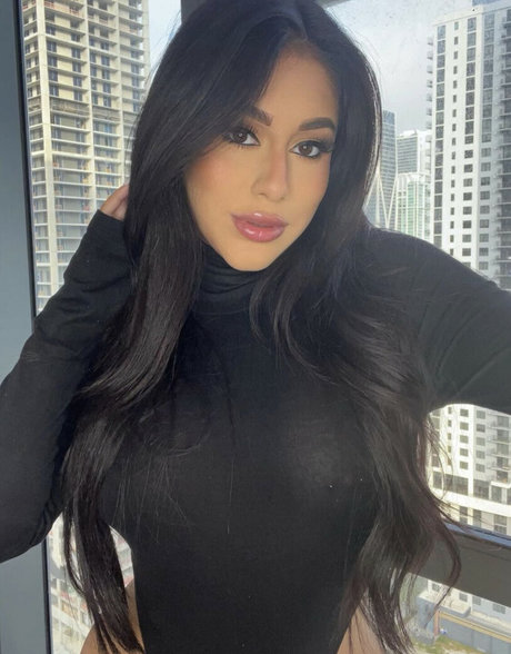 Ashlee Kim pretty model img