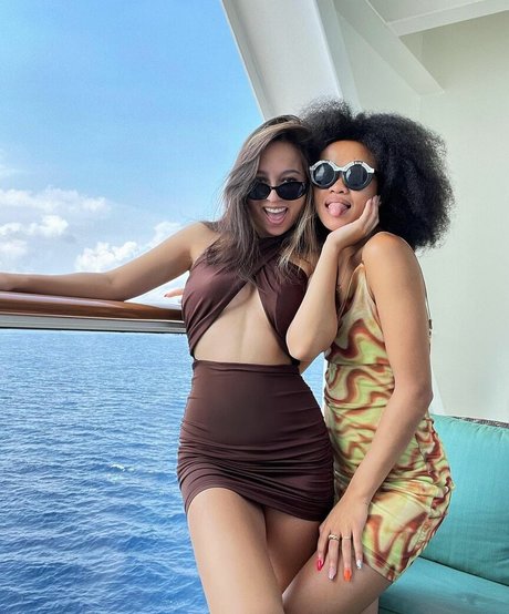 J Lou_ star sexy photos