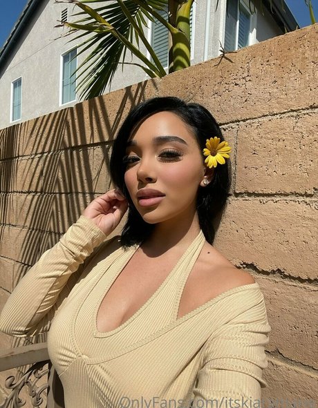 itskiaramarie model high quality photos