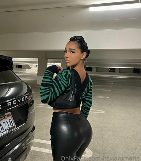 itskiaramarie star hot pic