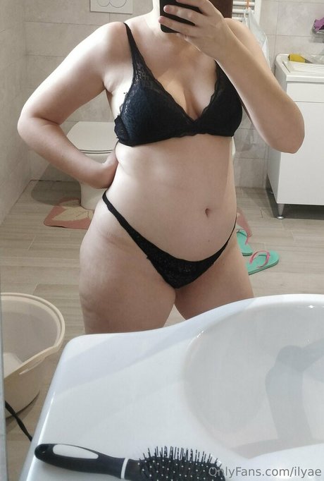 ilyae naked pornstar pics