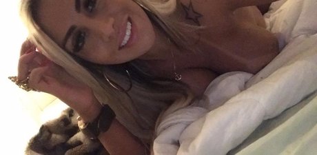 Juju Ferrari model hd image