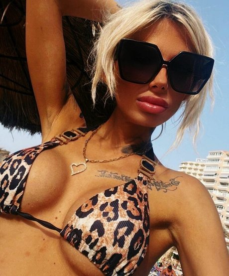 deeadivina hot actress galleries