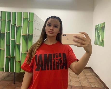 Sarah Slavo Profile pic