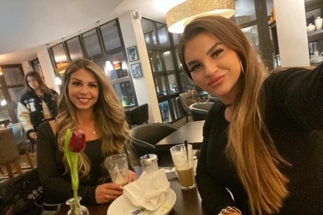 Sarah Slavo model naked pics