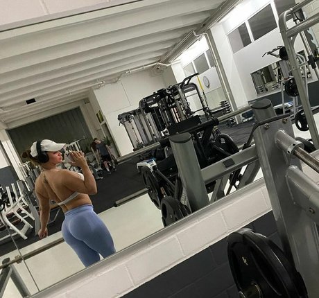 Sarah Slavo perfect model photo