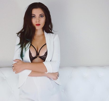 Fiona Bones pornographic actress images