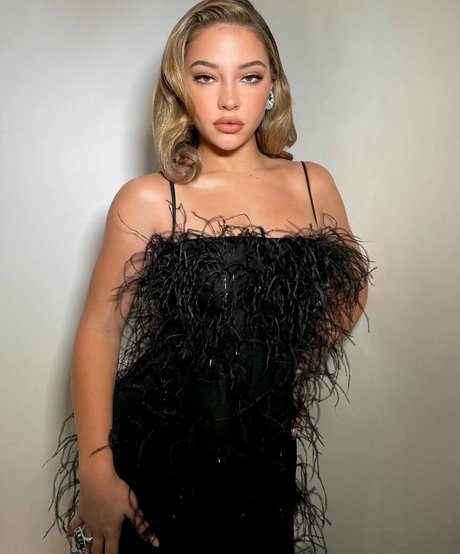 Madelyn Cline model image