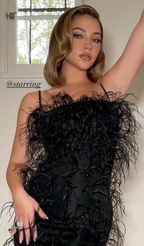 Madelyn Cline beautiful model galleries