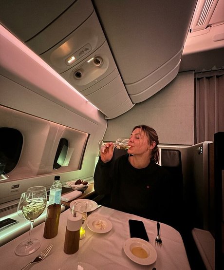 Madelyn Cline xxx actress picture