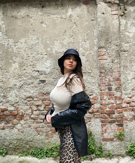 Anna Rebellato adult model images