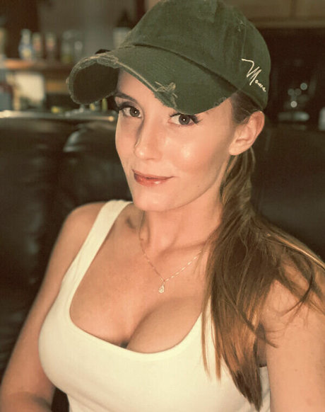 Pepper Reign pornstar free photo