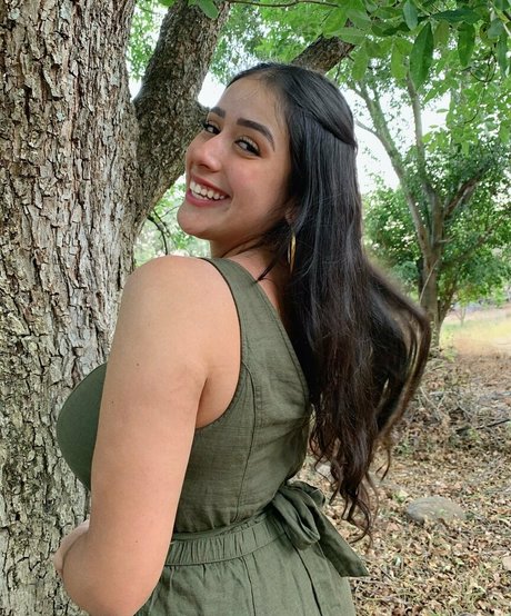 baelib nude model photo