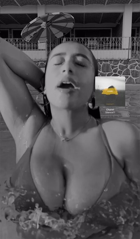 baelib pretty model pic