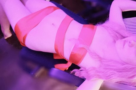 HappyLikeAwall xxx star archive