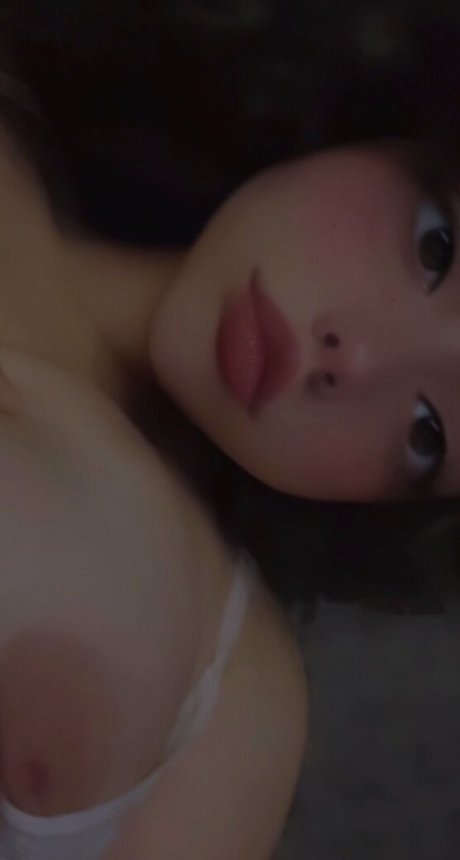 Halola model nude picture