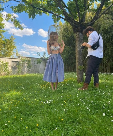 Zahia Dehar star pornographic picture