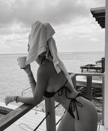 Lies Zhara star porn galleries