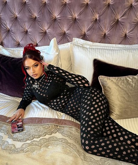 badmomzjay model porn photos