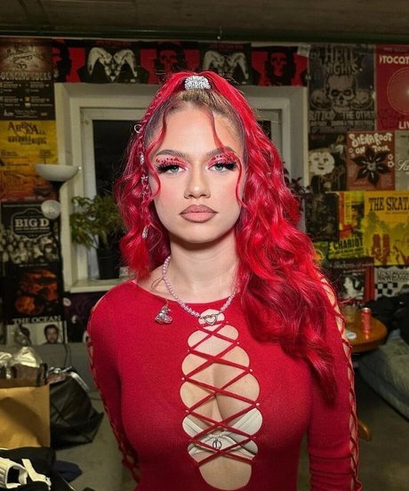 badmomzjay pornstar sexy photo