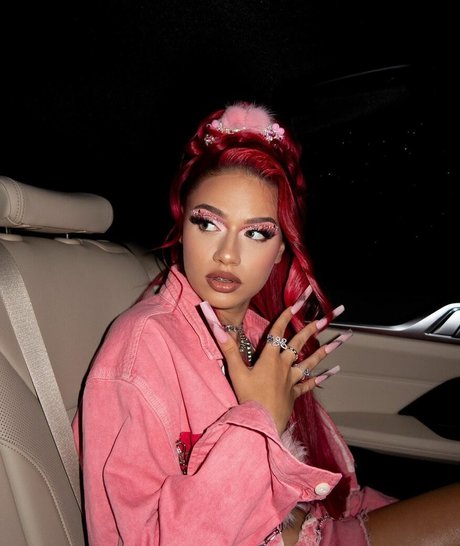 badmomzjay nice actress images