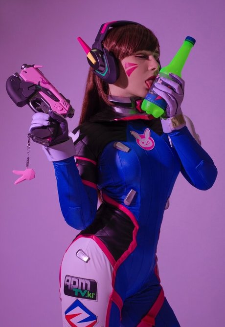 Septemba Chan naked actress photo