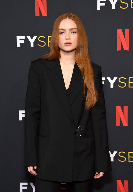 Sadie Sink adult model gallery
