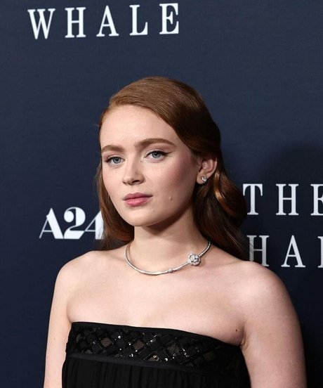 Sadie Sink star high quality photos