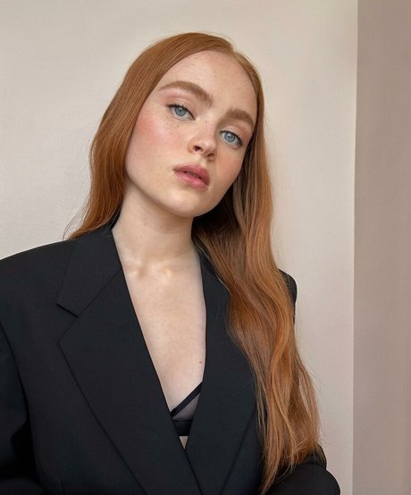 Sadie Sink pornstar erotic galleries