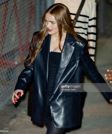 Sadie Sink pornstar naked pics