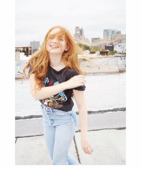 Sadie Sink porn actress picture