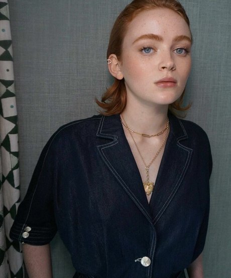 Sadie Sink sexy pornstar pics
