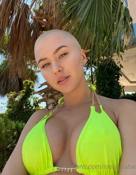 ohmy luna pornstar hot pics