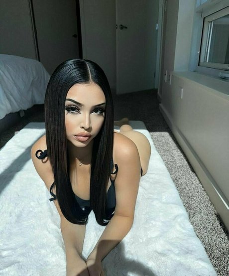 mslatinax model naked images