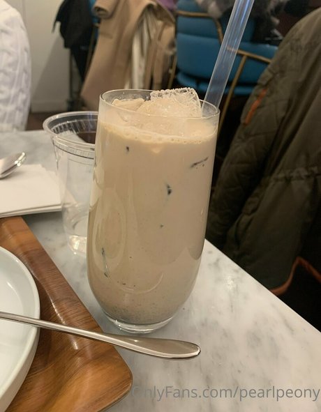 pearlpeony model adult photos