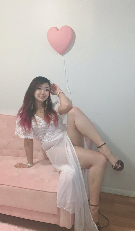 pearlpeony naked model pic