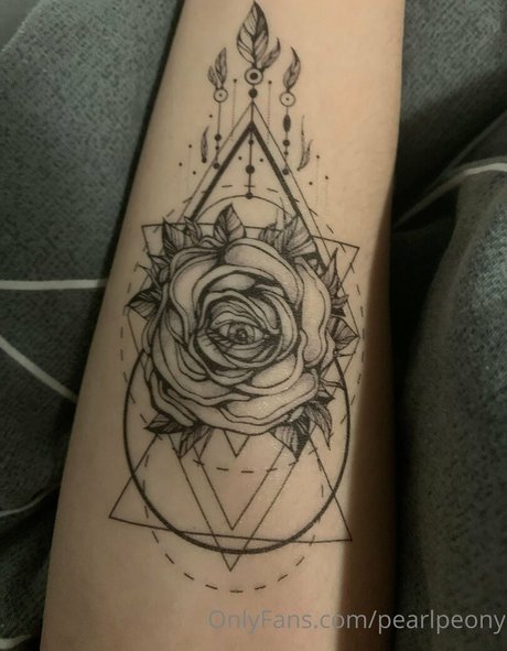 pearlpeony high quality model photo